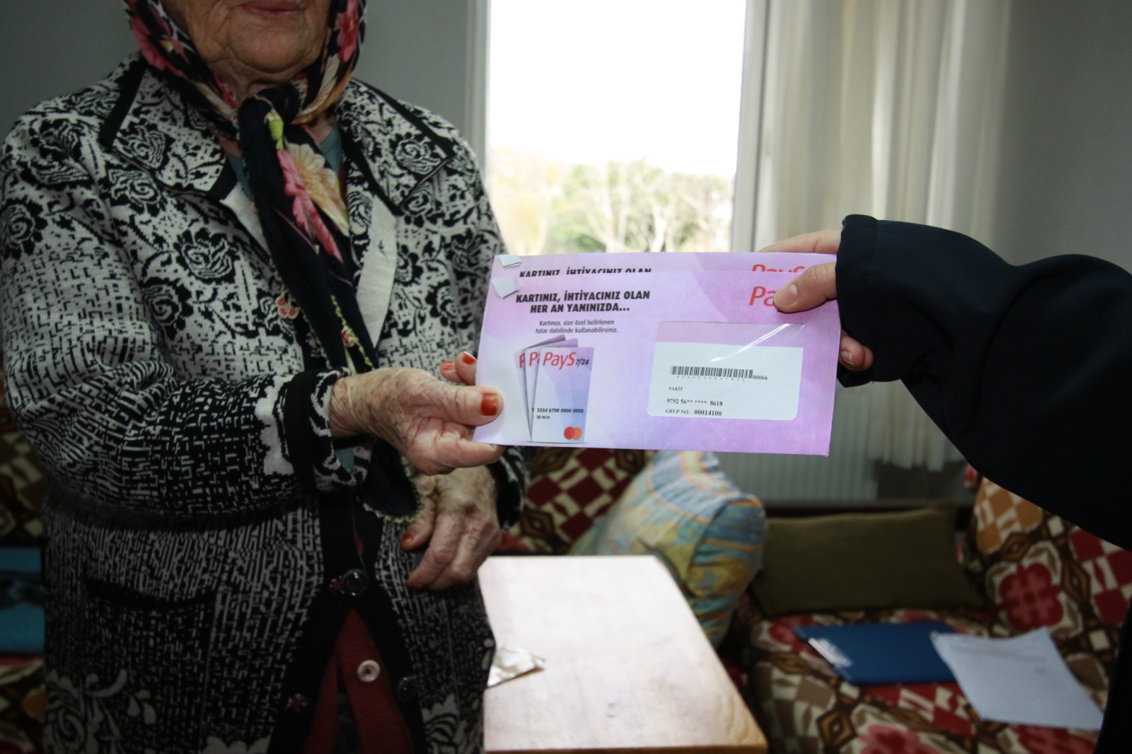 Büyükşehir, olumsuz hava koşulları nedeniyle 41 kartını almaya gelemeyen 65
