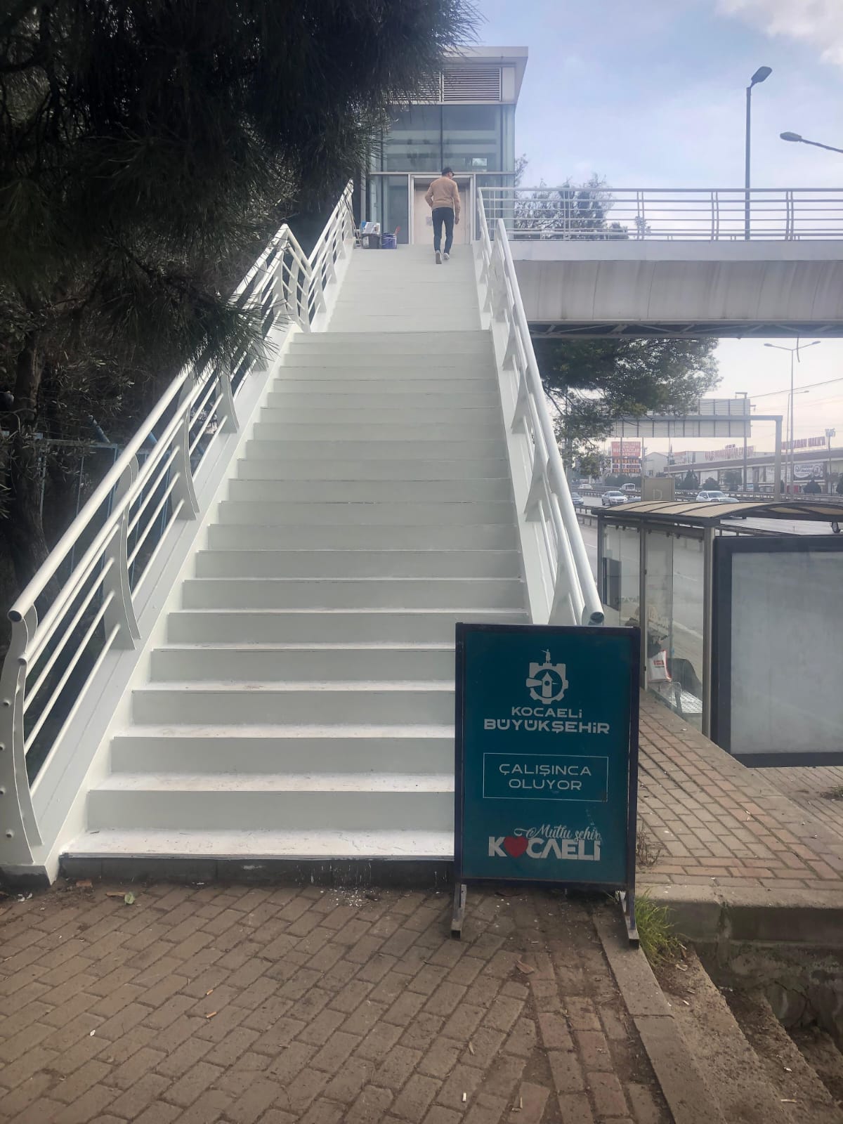 üst geçidin bakımı
