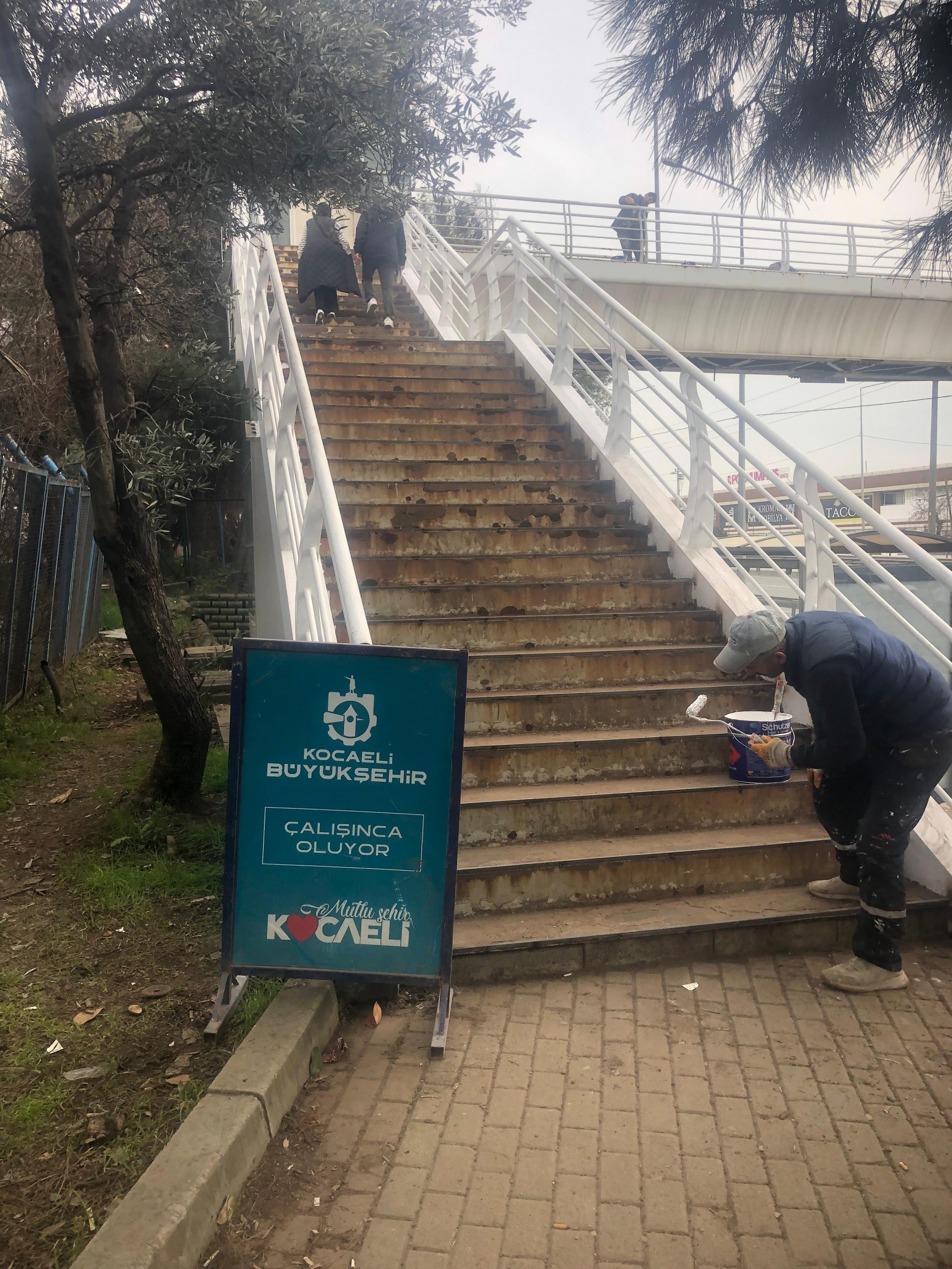 üst geçidin bakımı