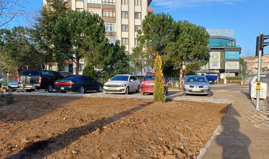 Büyükşehir, İzmit Kuruçeşme’deki açık otoparkta zemin iyileştirmesi ve çevre düzenlemesi