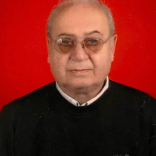 Gölcük Kavaklı Mahallesi sakinlerinden Petrol Ofisi emeklisi Erkan Konur hayatını