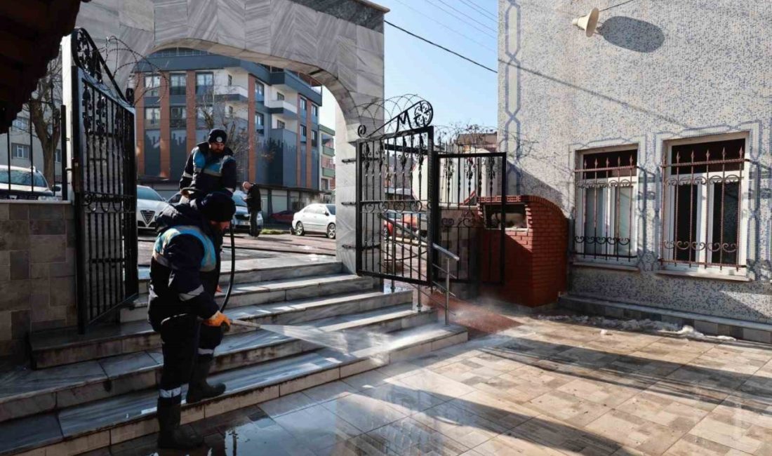Gebze’deki camilerde 11 ayın sultanı Ramazan ayı öncesi temizlik çalışmaları