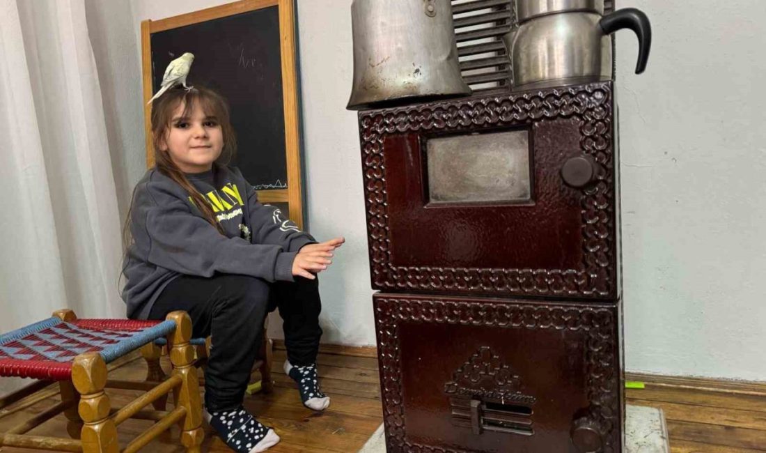 Kocaeli’nin İzmit ilçesinde bir mahalle lüks binaların arasında adeta unutuldu.