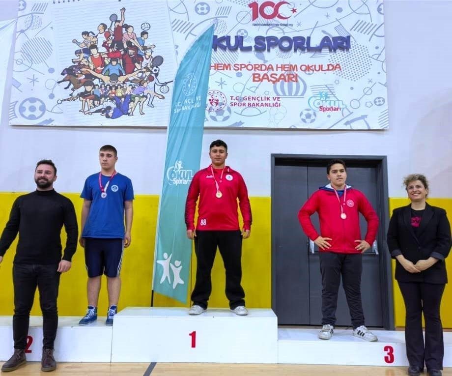 Körfez Gençlerbirliği Spor Kulübü sporcuları, Yıldızlar Kız-Erkek Serbest ve Grekoromen