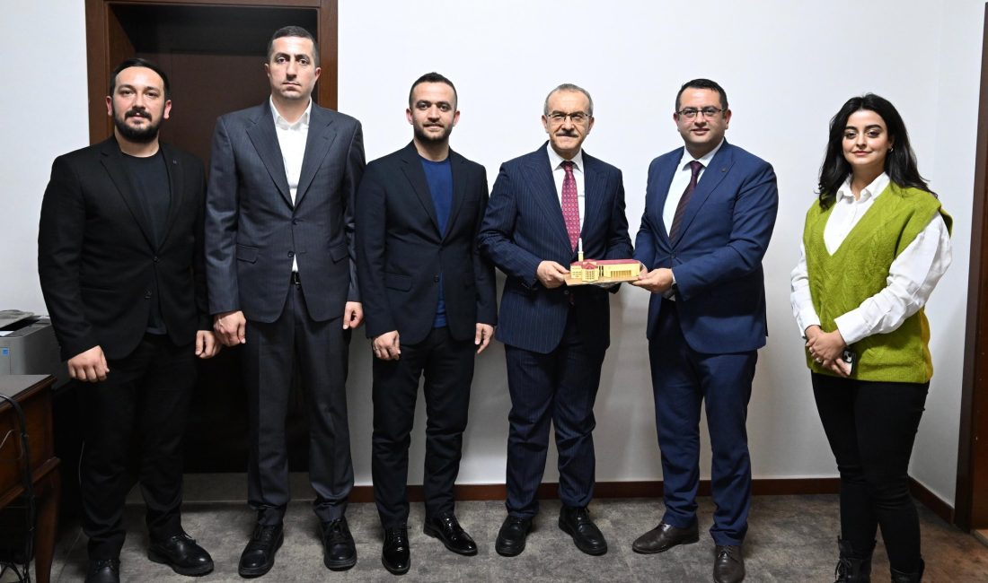 İnşaat Mühendisleri Odası Kocaeli Şube Başkanı Ali Akgün ve yönetimi