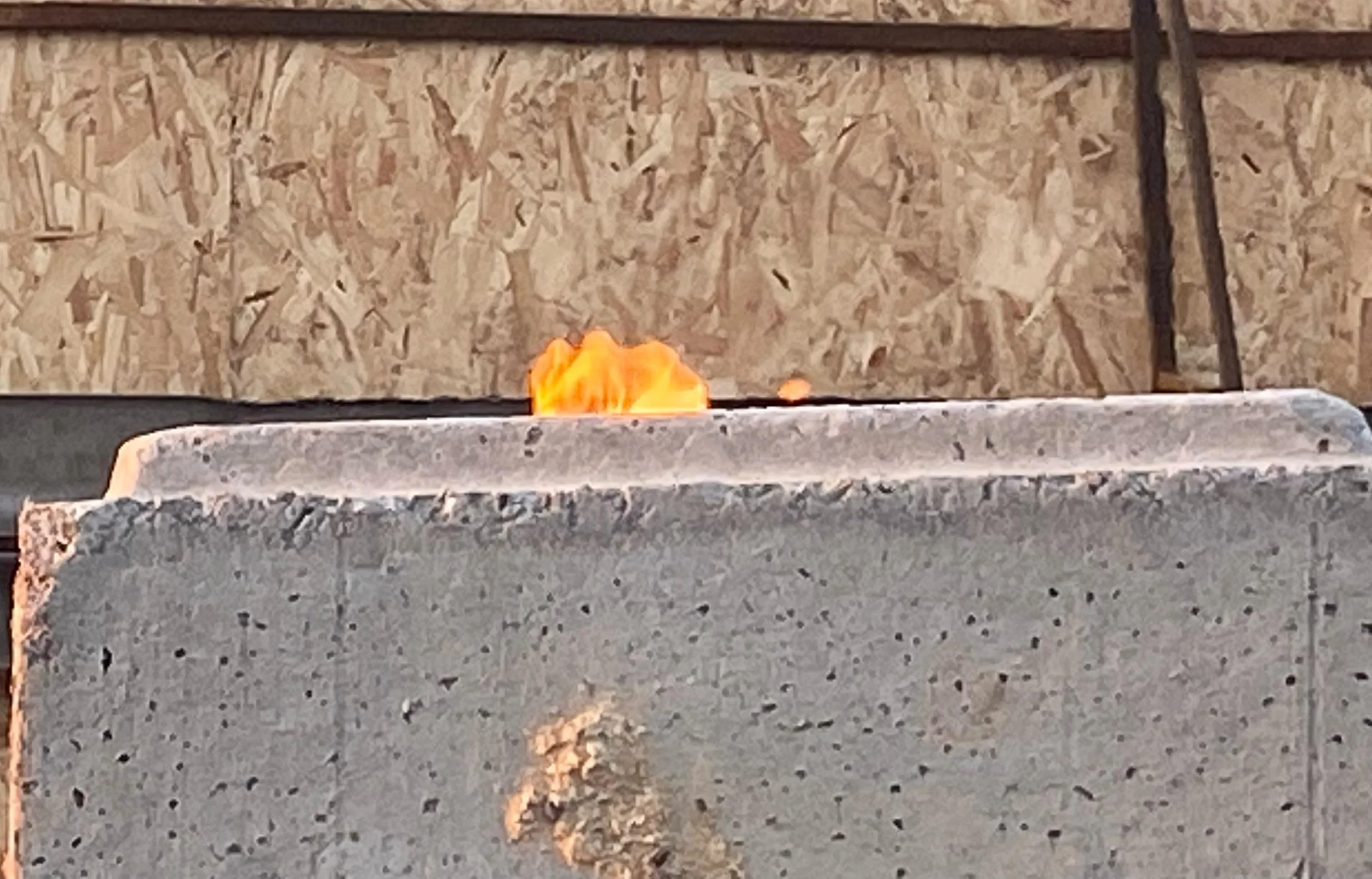 Kocaeli'nin Kartepe ilçesinde sondaj çalışması sırasında açığa çıkan ve 5