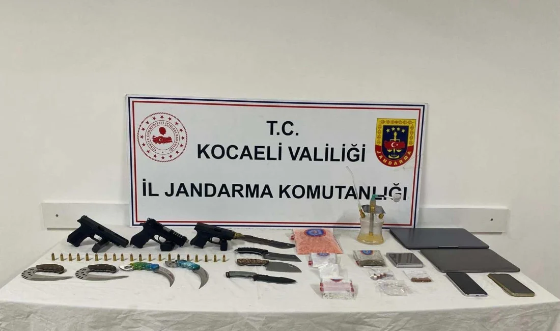 Kocaeli'nin Dilovası ilçesinde jandarma ekiplerinin bir şüphelinin ikametinde yaptığı aramada