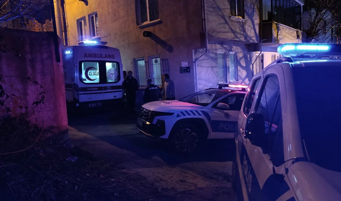 Bursa’da arkadaşlarıyla arasında kavga çıkan bir kişi silahla vurularak yaralandı.
