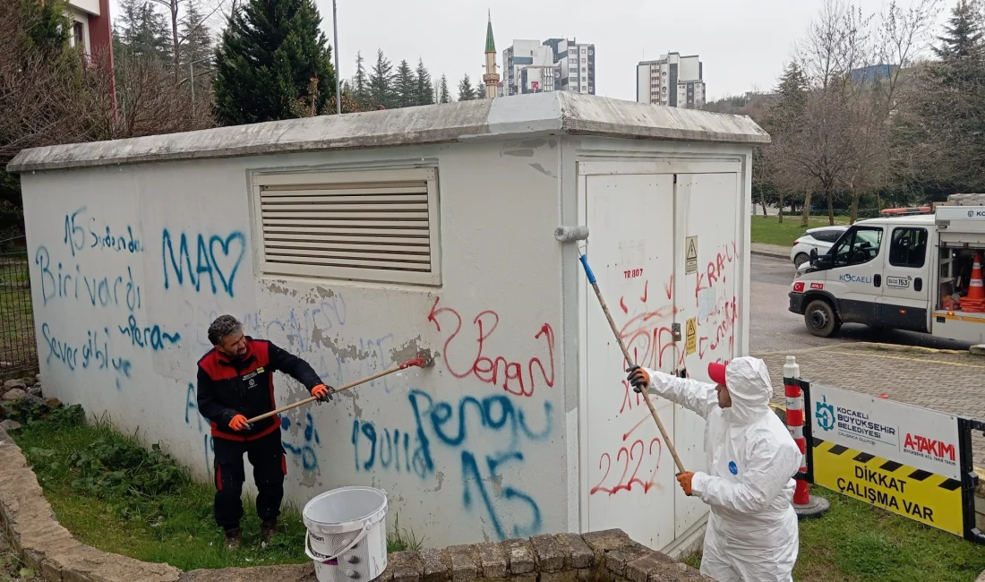 Kocaeli Büyükşehir Belediyesi, spreyle üzerine yazılar yazılan ve şekiller çizilen