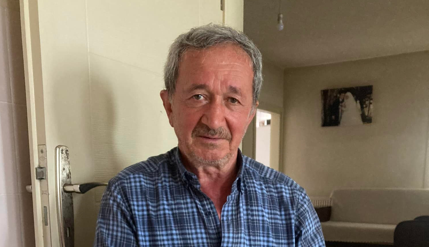 Sakarya’nın Karasu ilçesinde sürücüsünün direksiyon hakimiyetini kaybetmesi neticesinde kontrolden çıkan