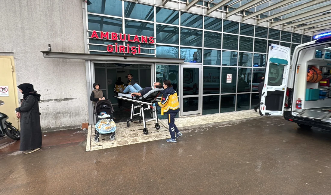 Kocaeli'nin Dilovası ilçesinde tırdan malzeme indiren işçi, dengesini kaybederek 3