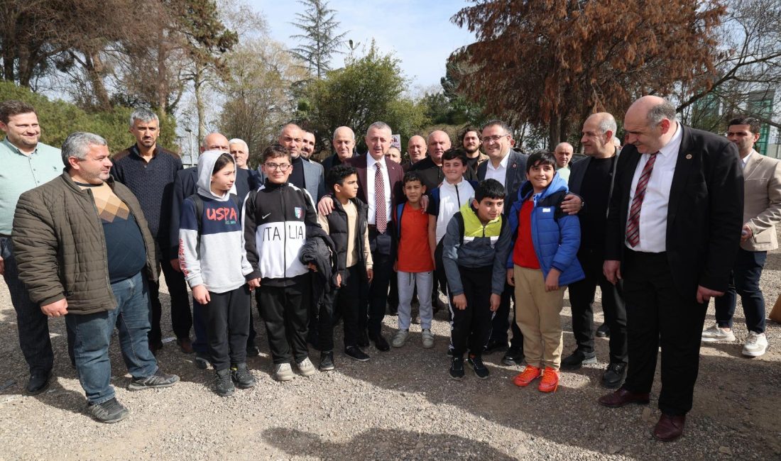 Kocaeli Büyükşehir Belediye Başkanı Doç.Dr.Tahir Büyükakın ilçelerde devam eden çalışmaları