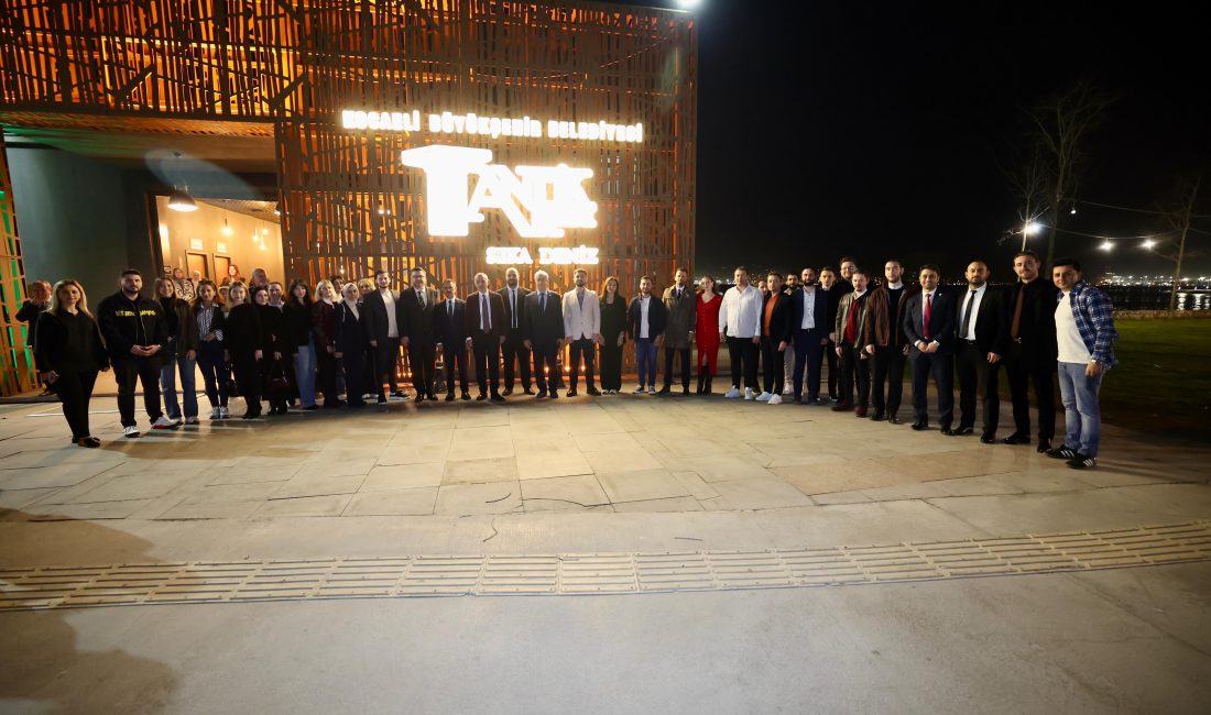 Kocaeli Büyükşehir Belediye Başkanı Doç.Dr.Tahir Büyükakın, Kocaeli Kent Konseyi’nin iftarına