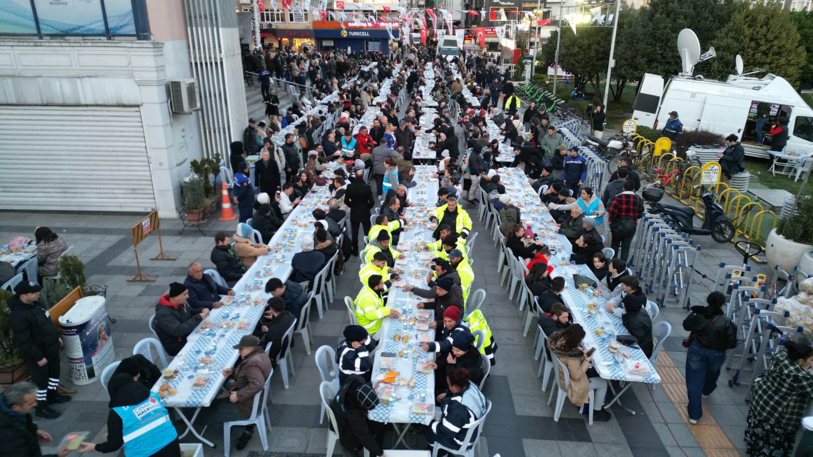 İzmitliler Geleneksel Büyük Halk İftarında Belsa’da buluştu