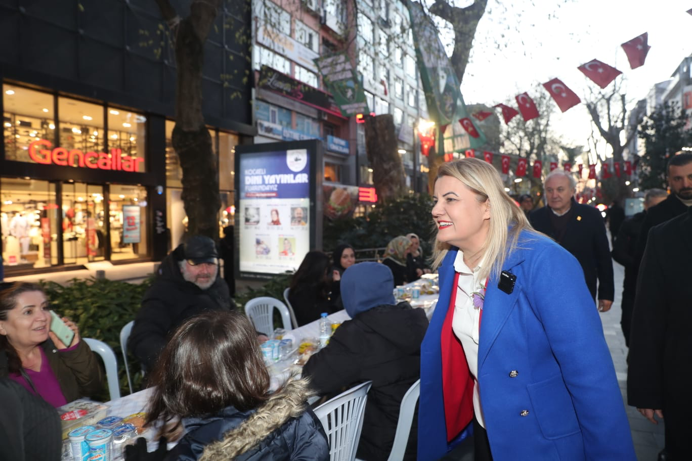 İzmitliler Geleneksel Büyük Halk İftarında Belsa’da buluştu