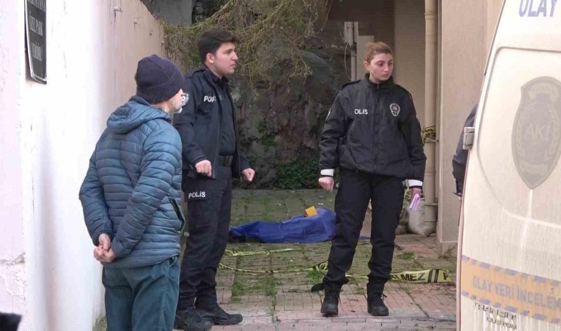 Kocaeli’nin İzmit ilçesinde 7 katlı apartmanın 6’ncı katındaki balkondan düşen