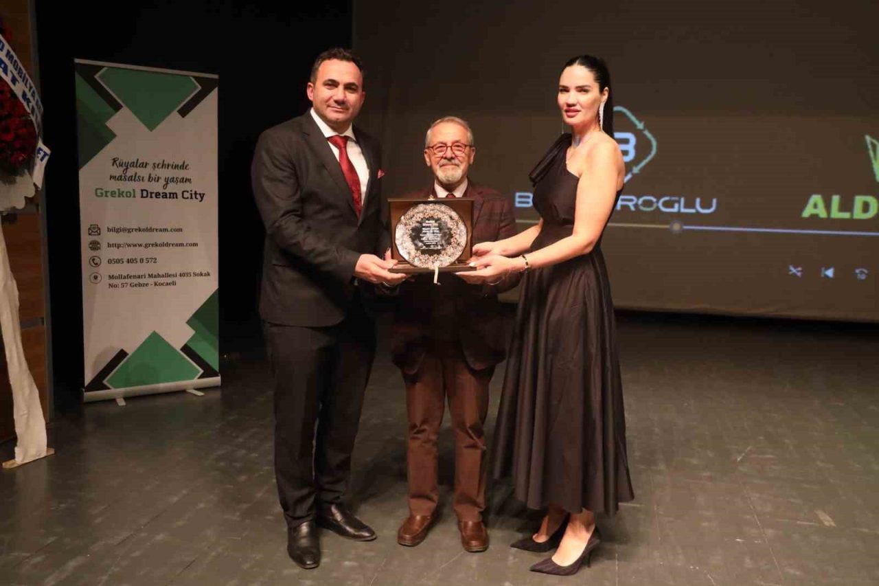 Kocaeli’de yatay mimari projesiyle yapılan evlerin lansmanında kritik uyarılarda bulunan