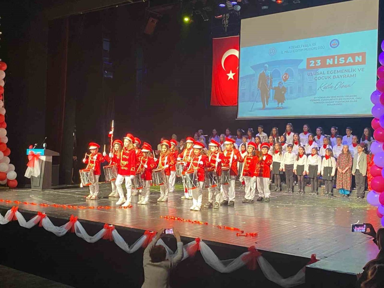 Kocaeli’nin İzmit ilçesinde 23 Nisan Ulusal Egemenlik ve Çocuk Bayramı