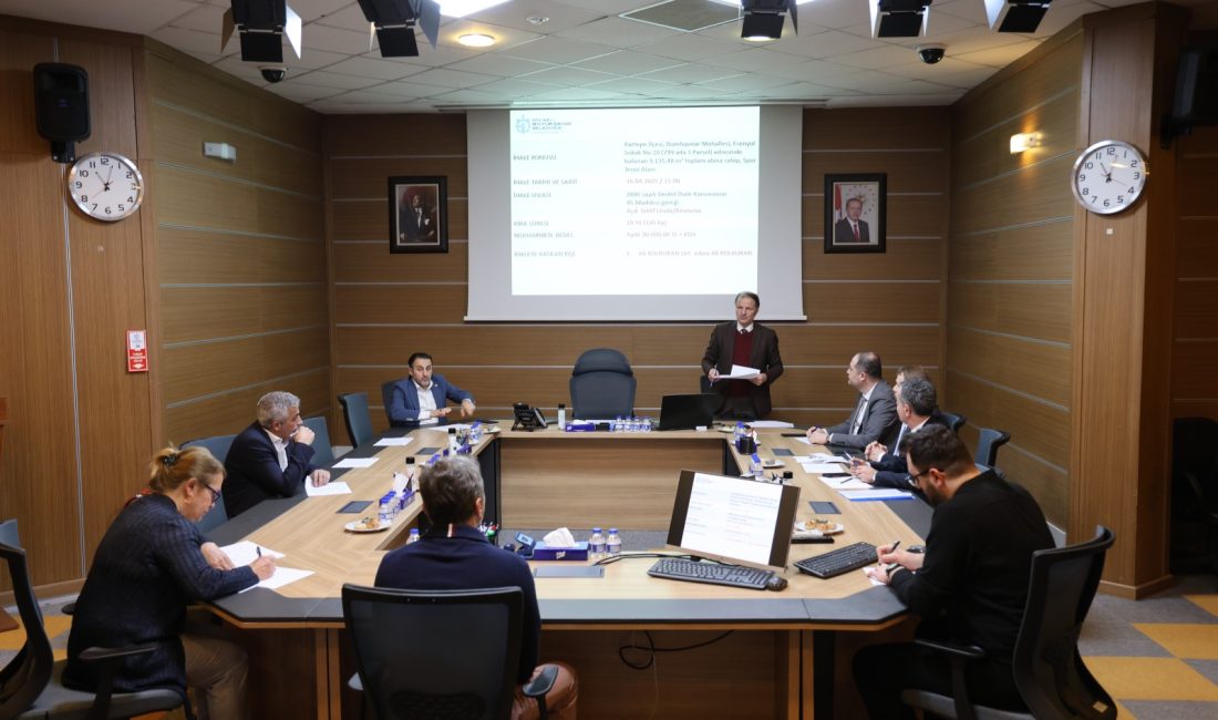 Büyükşehir Belediyesi encümen toplantısında, son kullanma tarihi geçmiş ürünleri raflarında