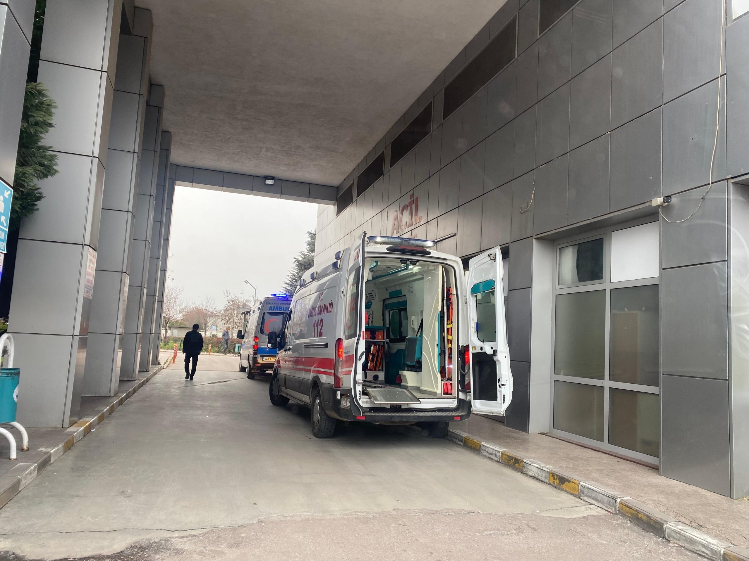 Kocaeli’nin Körfez ilçesinde tavuk döner yiyen 52 kişi, mide bulantısı