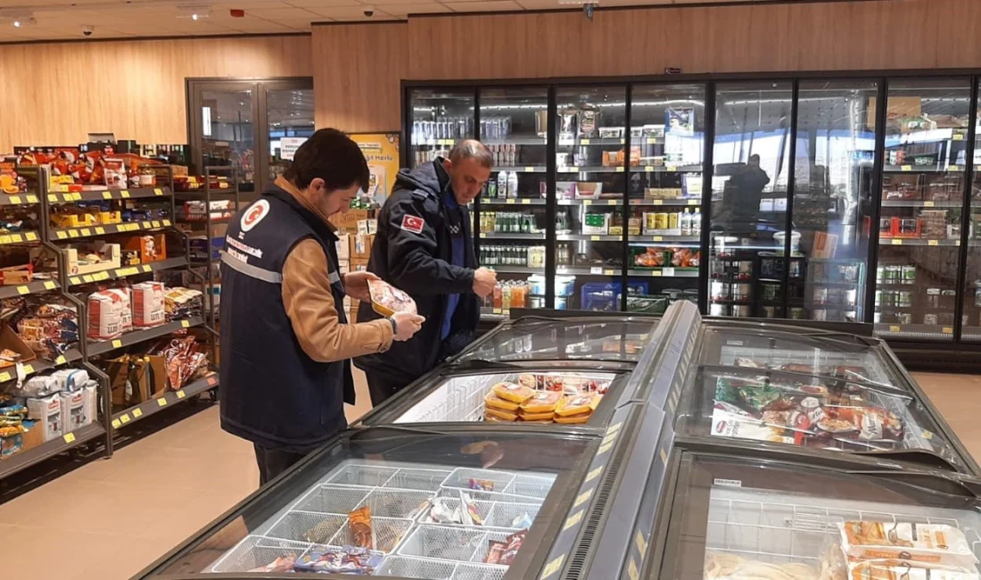 Dilovası Belediyesi Zabıta Müdürlüğü ekipleri, ilçede faaliyet gösteren yemek firmaları