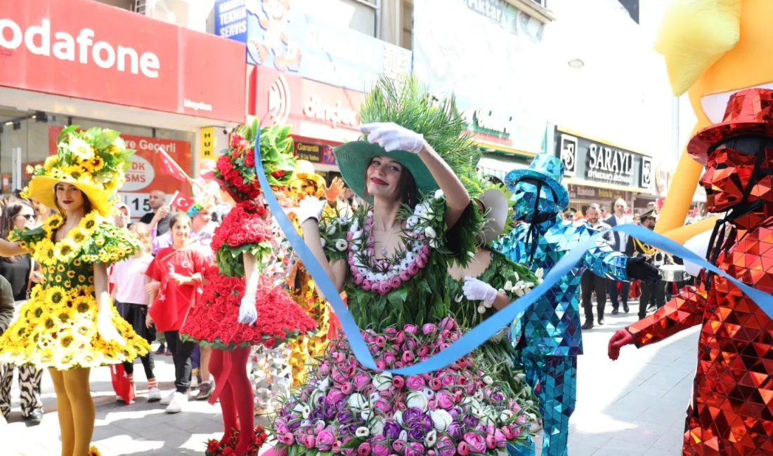 Gebze'de 23 Nisan etkinliklerinde düzenlenen kortej yürüyüşü renkli anlara sahne