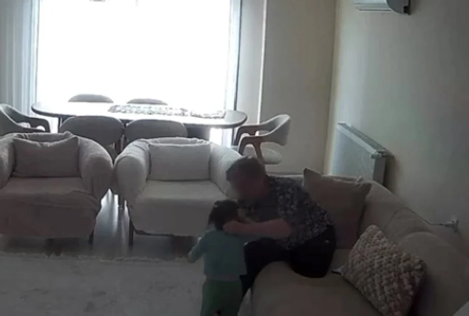 Aydın'ın Efeler ilçesinde 1.5 yaşındaki kız çocuğuna uyguladığı şiddet eve