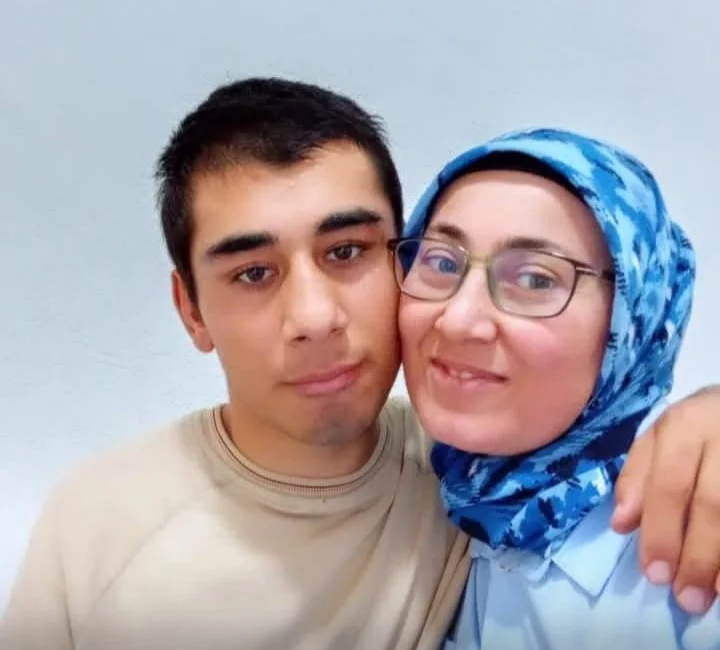 Beylikdüzü'nde bir bakımevinde kalan 21 yaşındaki genç ilaç zehirlenmesiyle öldü. 