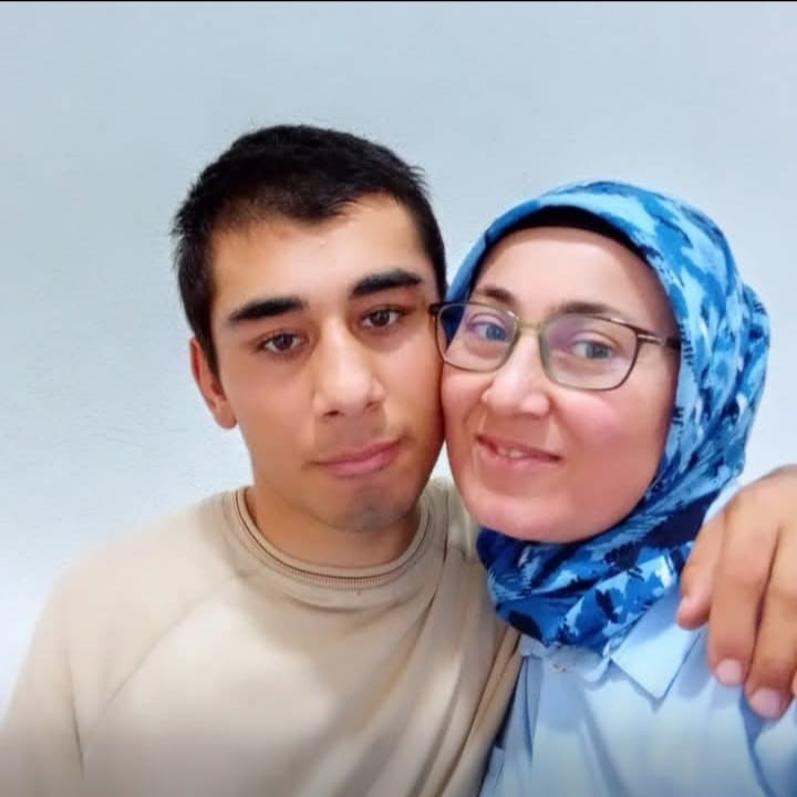 Beylikdüzü'nde bir bakımevinde kalan 21 yaşındaki genç ilaç zehirlenmesiyle öldü. 