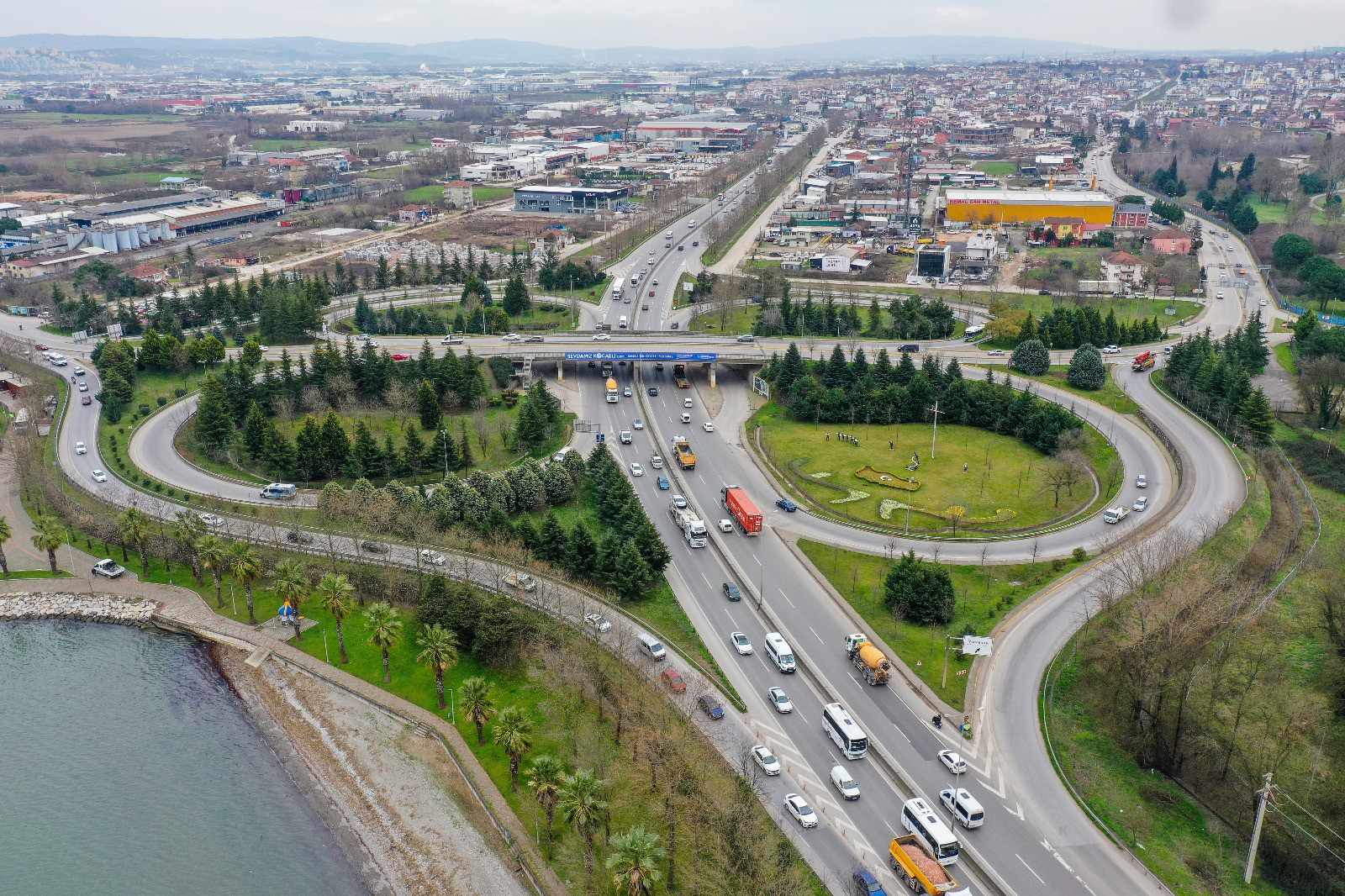 Kocaeli'de alternatif, modern ve yüksek kapasiteli güzergâh oluşturması hedeflenen D-130
