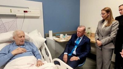 AK Parti Kocaeli İl İstişare Kurulu Üyesi Burhan Abiş, tedavi