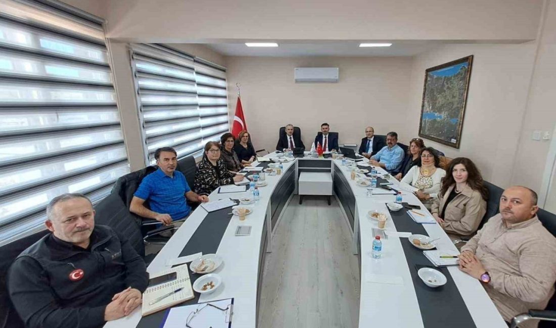Kocaeli’de düzenlenen toplantıda, afet risklerinin azaltılması ve afetlere hazırlık süreçleri