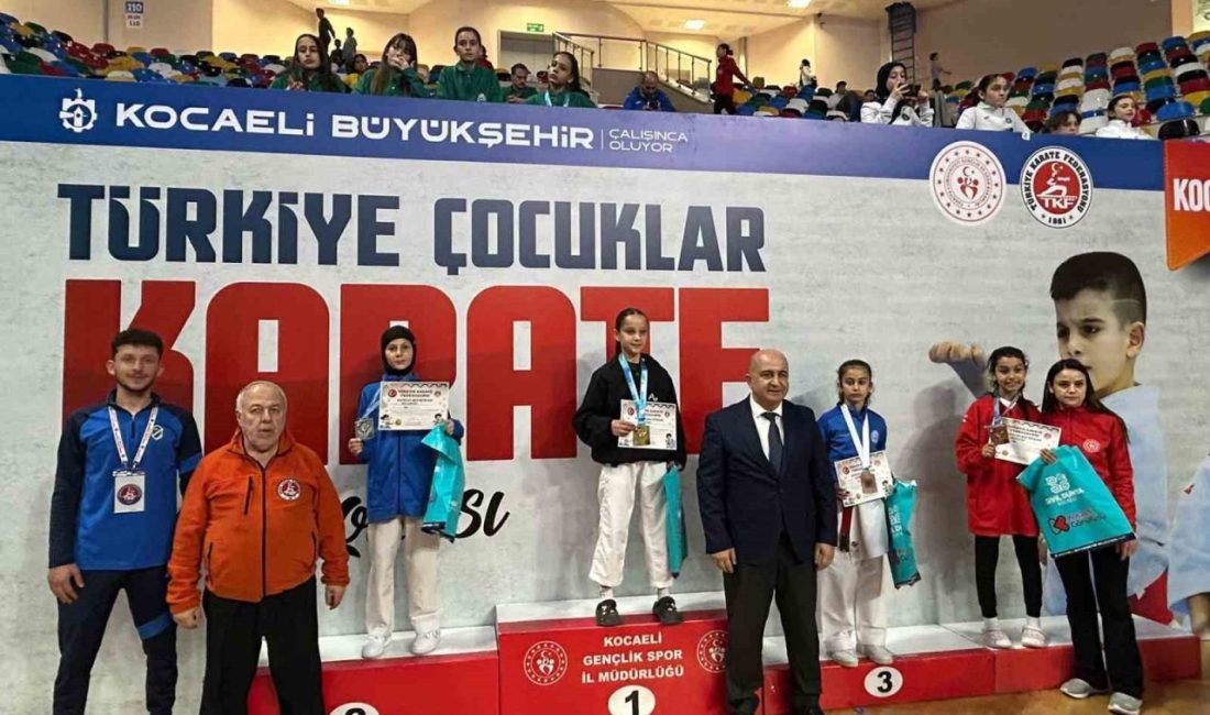 Türkiye Karate Federasyonu tarafından düzenlenen ve 4 bin 500 sporcunun