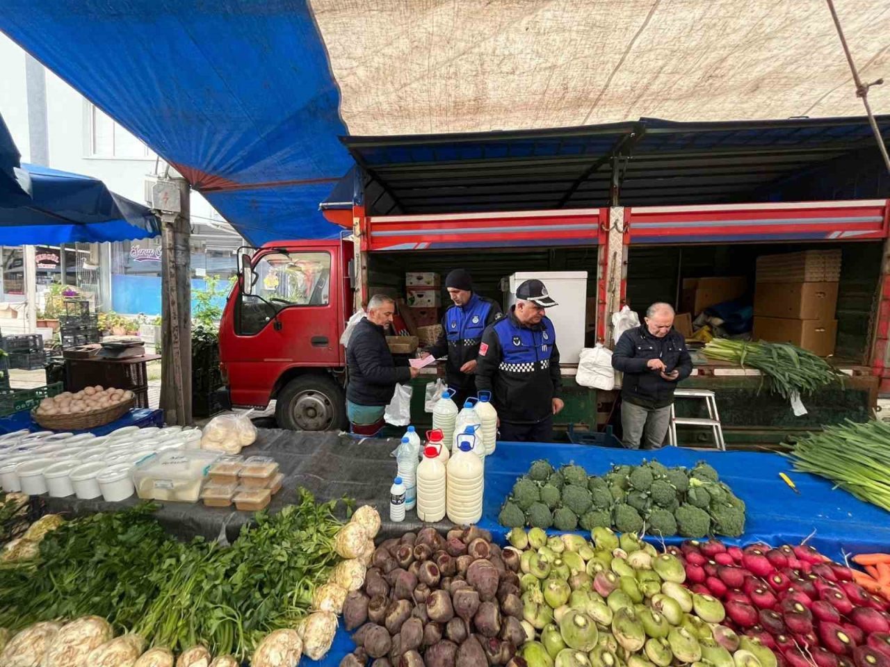 Körfez Belediyesi Zabıta Müdürlüğü ekipleri, vatandaşın sağlığı için denetim ve