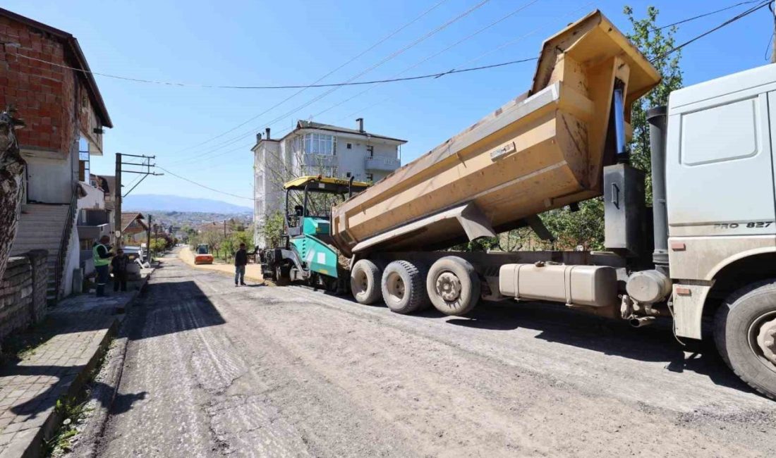 Başiskele’de bulunan Serdar Mahallesi’ndeki 5 sokak, yaklaşık 15 bin ton