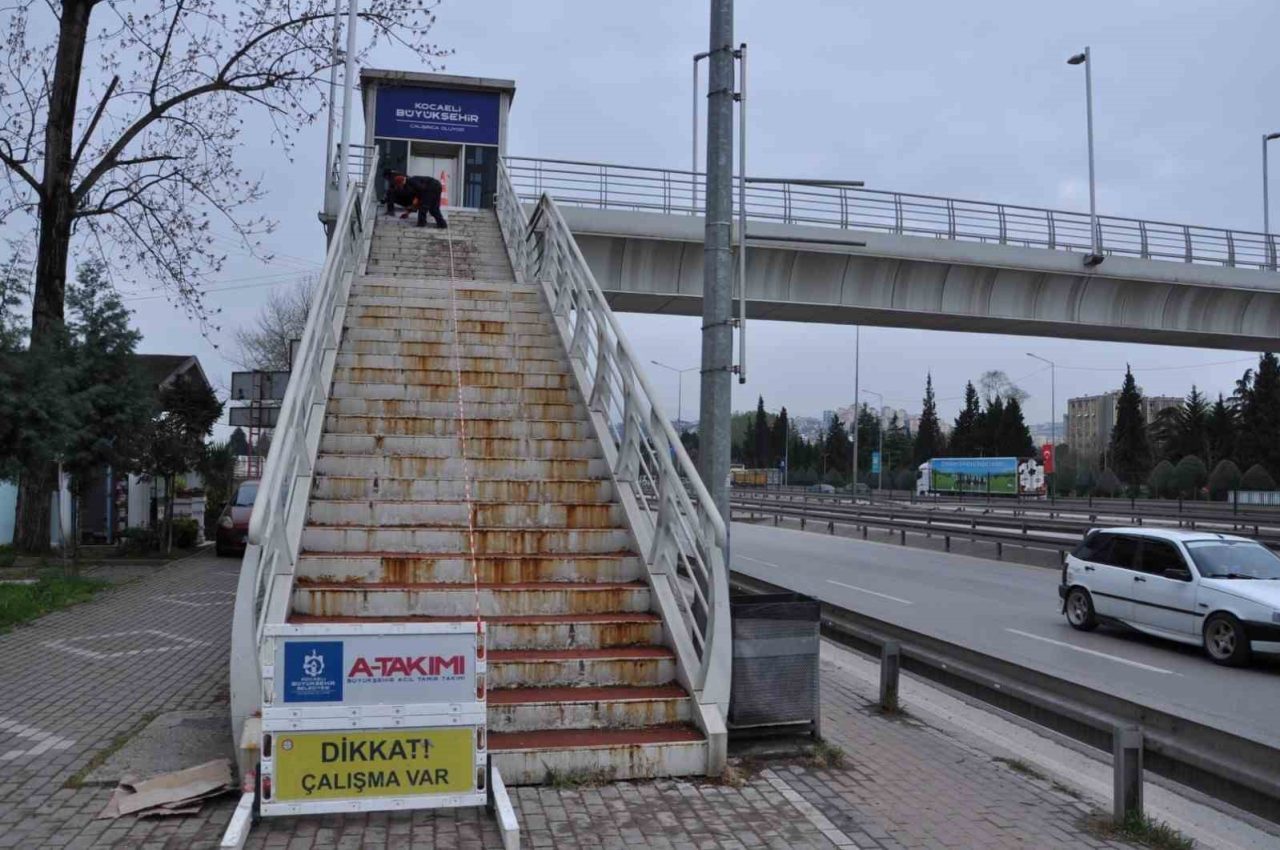 Üst geçitler