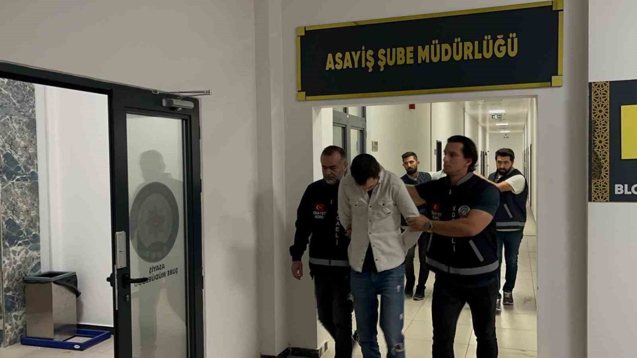 Kocaeli’nin İzmit ilçesinde pazar yerinde arkadaşı Yiğit Laç’ı kalbinden bıçaklayarak