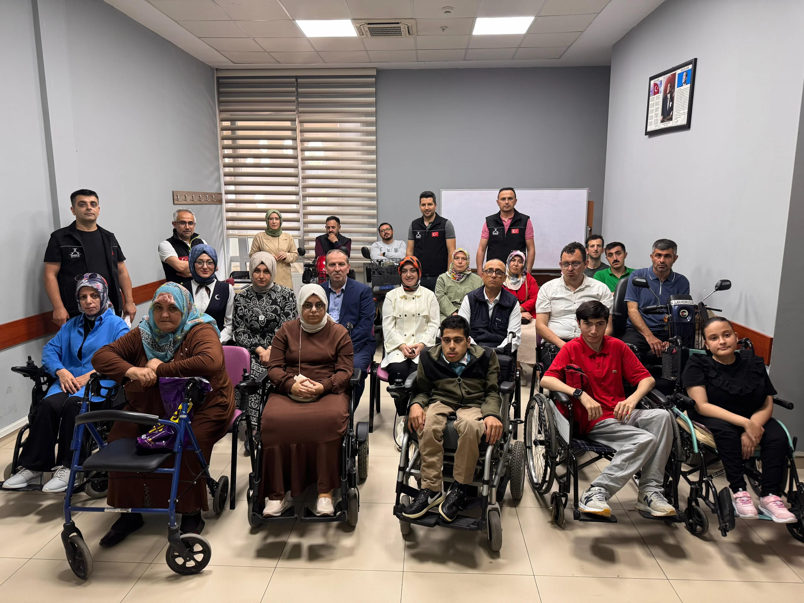 Darıca'da engelli bireylere yönelik "Afet Farkındalık Eğitimi ve Tahliye Tatbikatı"