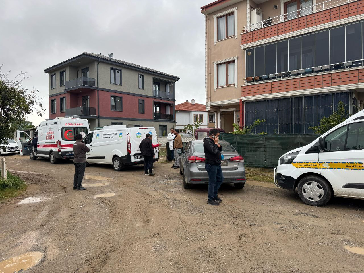 Sakarya'nın Karasu ilçesinde bir dönem oyunculuk yaptığı öğrenilen Ahmet Fırat,