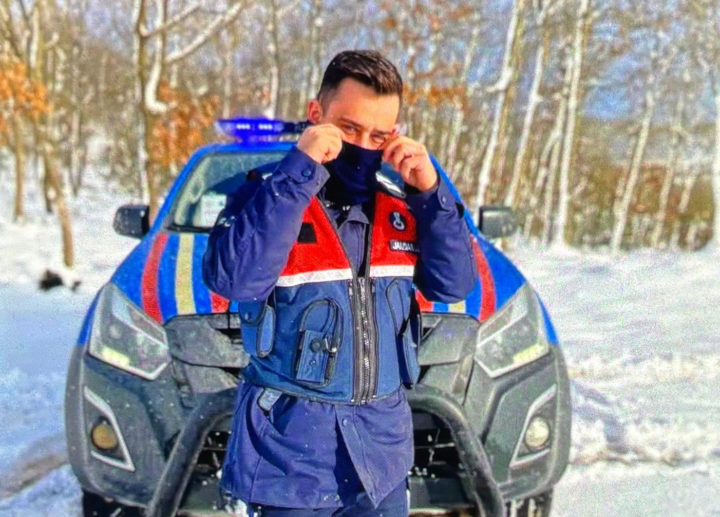 Kocaeli'de görev yapan Jandarma Astsubay Hakan Fidan, Samsun Terme'de serinlemek