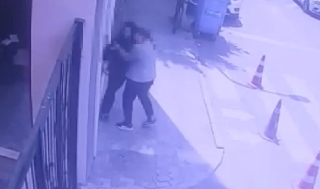 İstanbul'da geçtiğimiz perşembe günü Üsküdar'da bulunan bir lisenin tuvaletinde arkadaşını