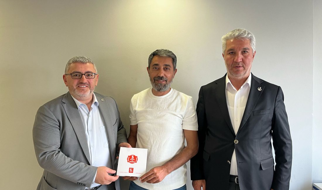 Yeniden Refah Partisi Kocaeli İl Başkanı Ahmet Emre Aydın, 1