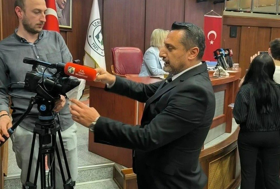 İzmit Belediyesi Mayıs Ayı Olağan Meclis Oturumunda MHP’li Okan Karagöz,
