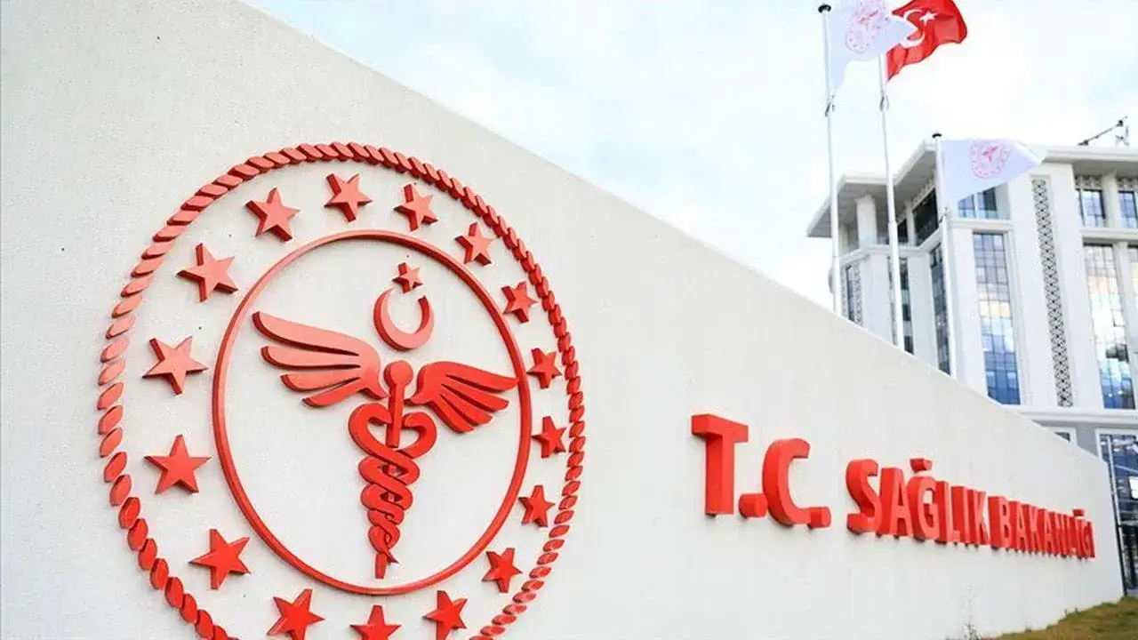 Sağlık Bakanı Kemal Memişoğlu, Sağlık Bakanlığı'na 15 bin 342 sözleşmeli