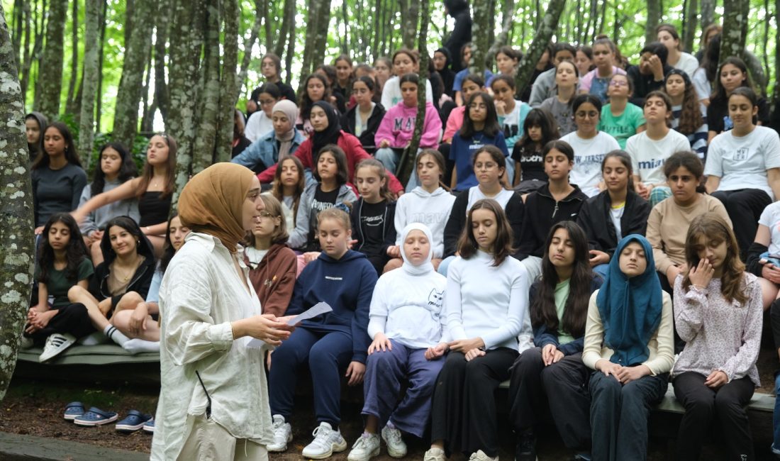 Büyükşehir Belediyesi, ilkokul ve ortaokul öğrencilerine Bilgievleri’nde ücretsiz olarak sunduğu