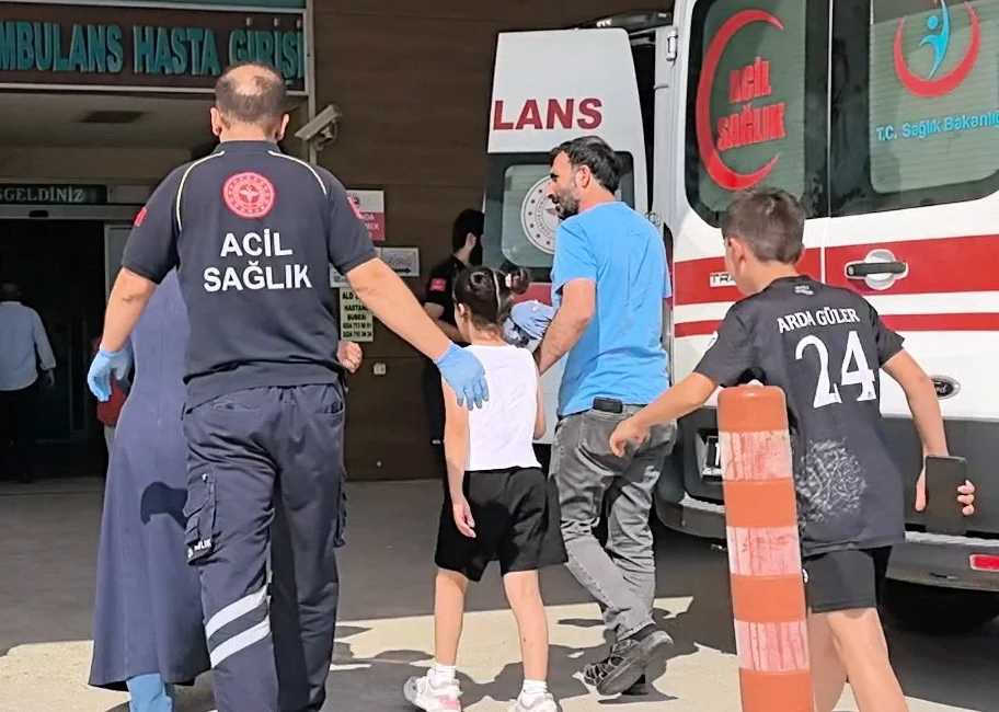 Bursa'nın İnegöl ilçesinde meydana gelen olayda kumbarasını açmaya çalışan 9