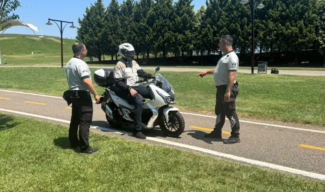 Kocaeli'de zabıta ekipleri, yayaların yoğun olarak kullandığı güzergahlarda motosikletlilere yönelik