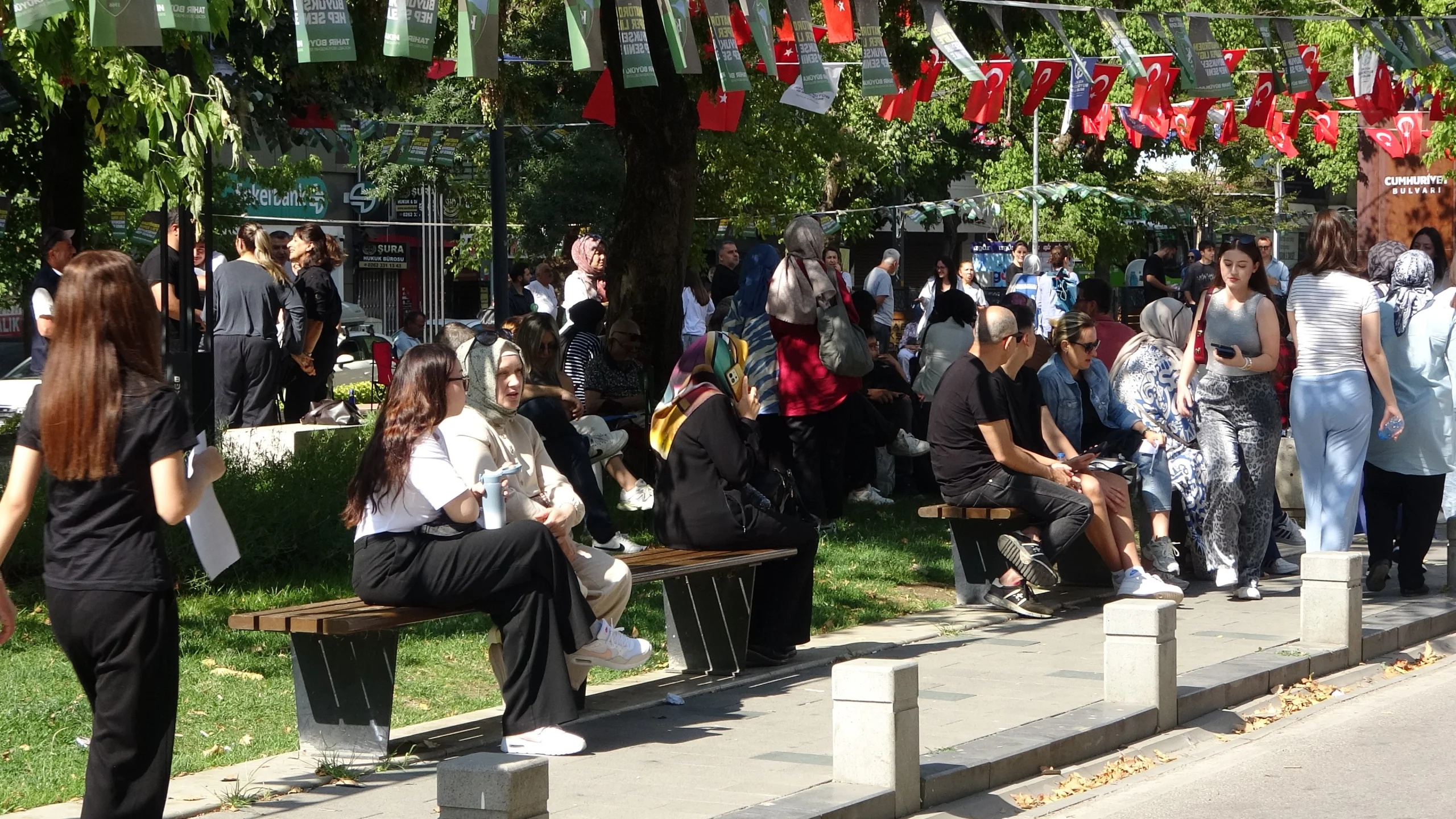 Kocaeli'de üniversite hayalini kuran binlerce aday, Yükseköğretim Kurumları Sınavı'nın ikinci