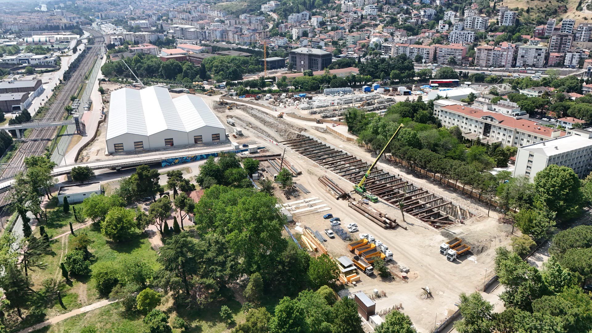 “Körfezray Metro Projesi” kapsamında İzmit ilçesinde bulunan beş istasyon bölgesinde