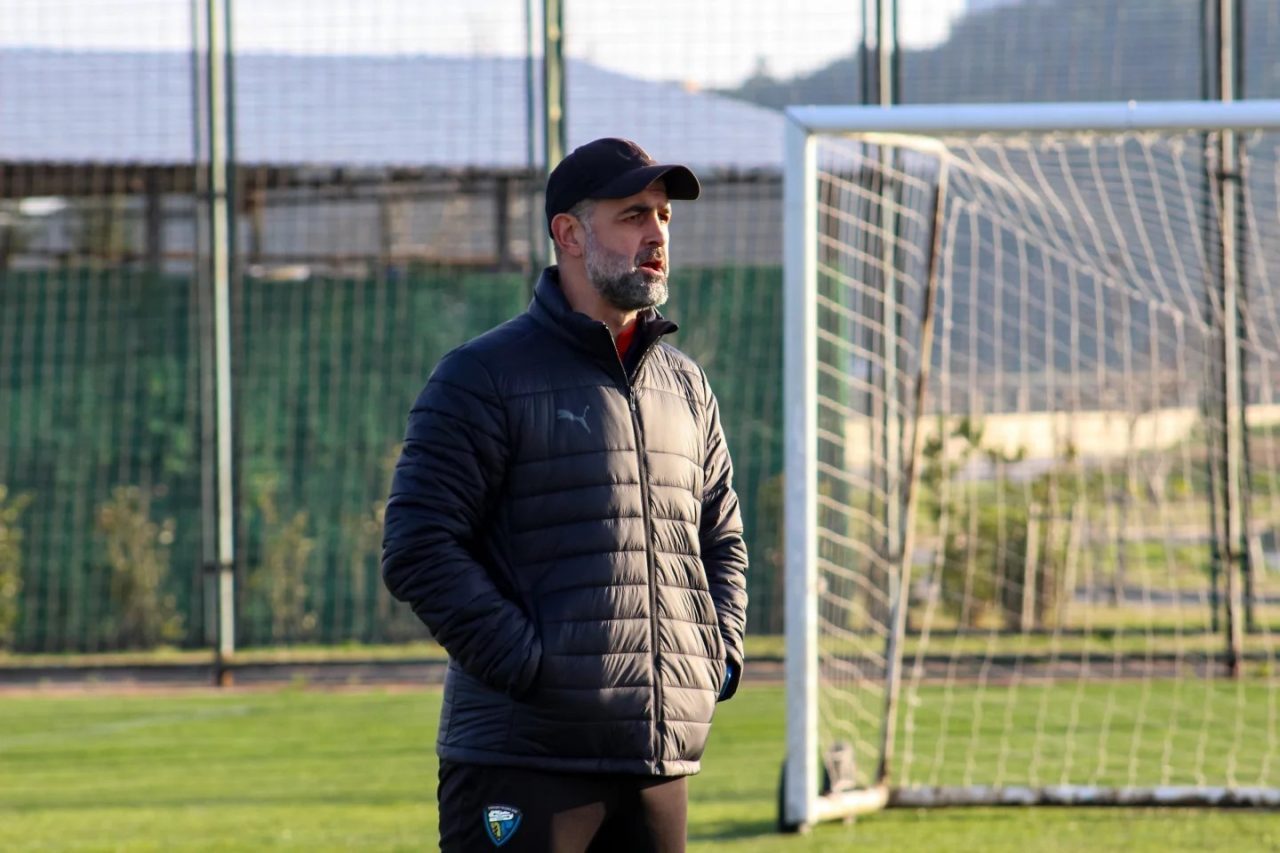 TFF 2. Lig ekibi Belediye Derincespor ile birleşme sürecinin resmi